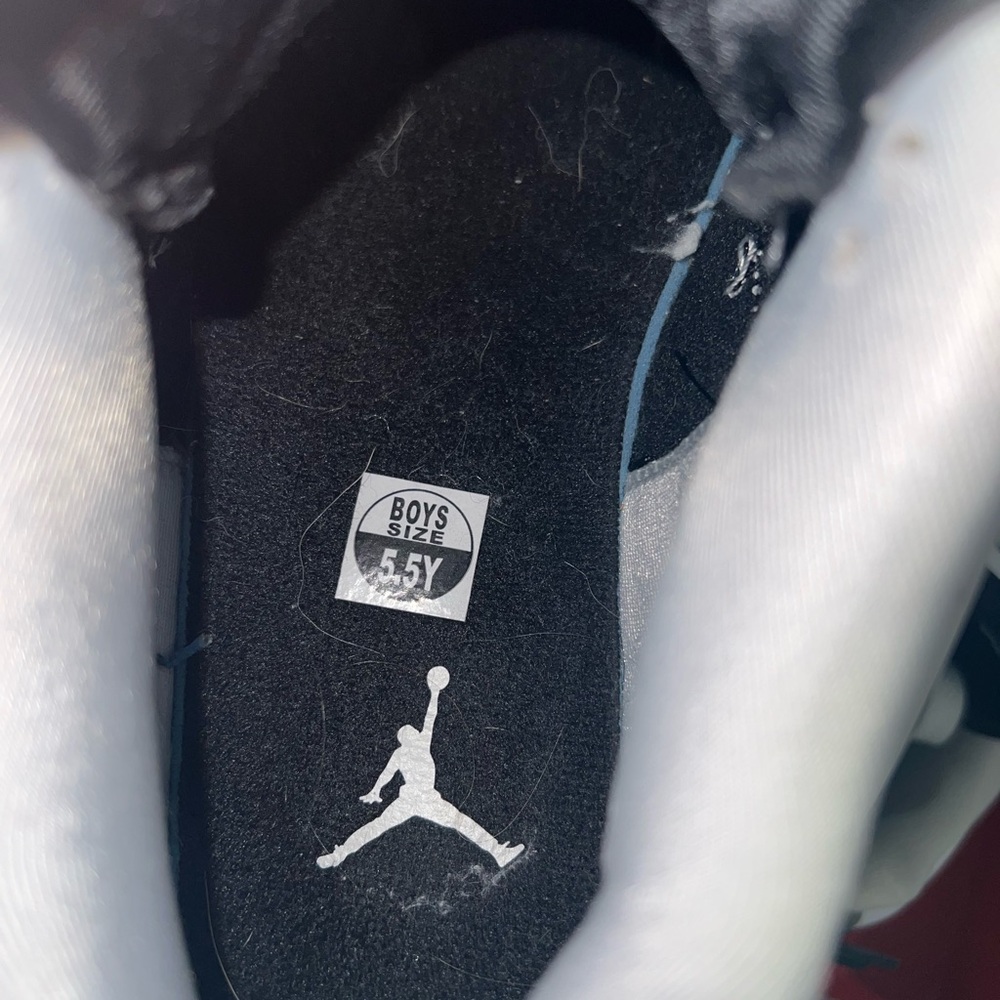 Jordan 4 - Picture 6 of 10
